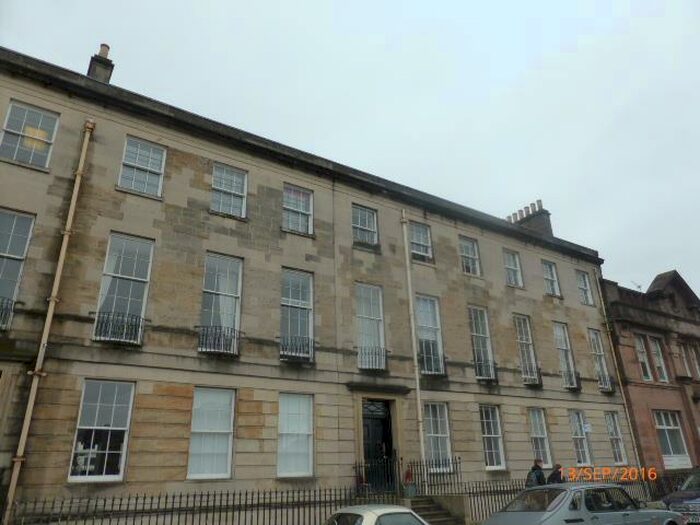 2 Bedroom Flat To Rent In Carlton Place Flat, G5