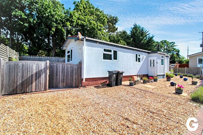 2 Bedroom Park Home For Sale In North Drive, Oak Tree Park, St. Leonards, Ringwood, BH24