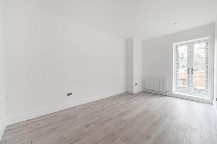 2 Bedroom Flat For Sale In West End Lane, Pinner, HA5