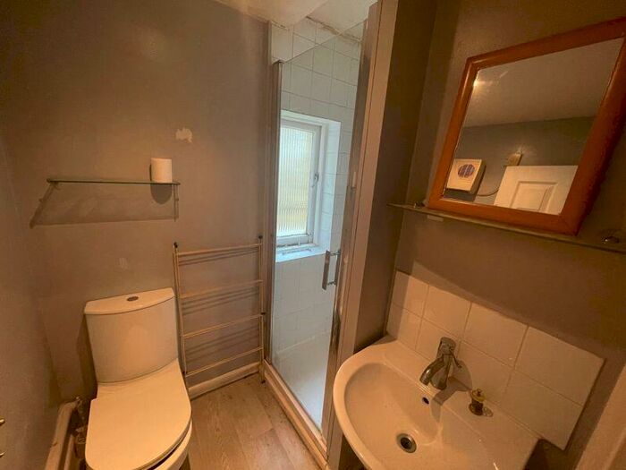 1 Bedroom Flat To Rent In Sea Front, Hayling Island, PO11