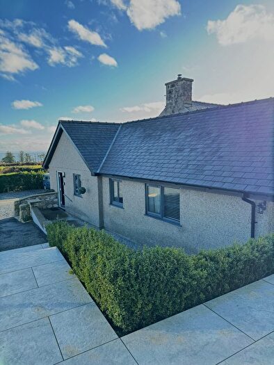 2 Bedroom Bungalow To Rent In Llwynimpia Bach, Mynytho, Pwllheli, LL53