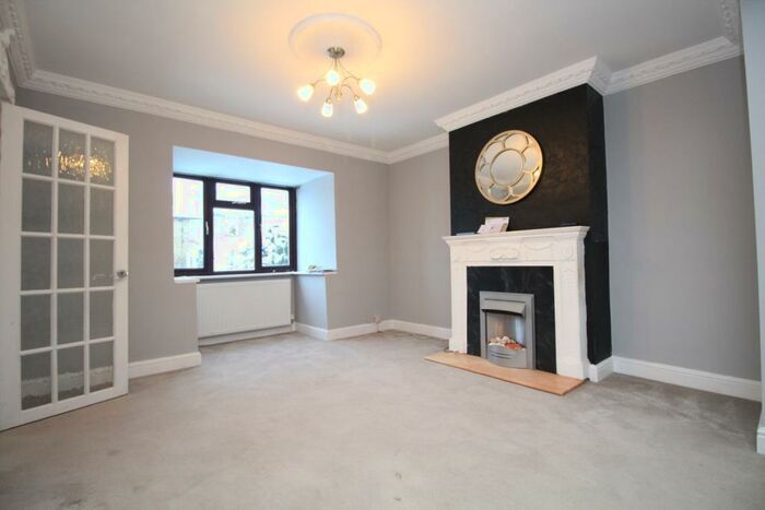 4 Bedroom End Of Terrace House To Rent In Lullingstone Avenue Swanley, BR8