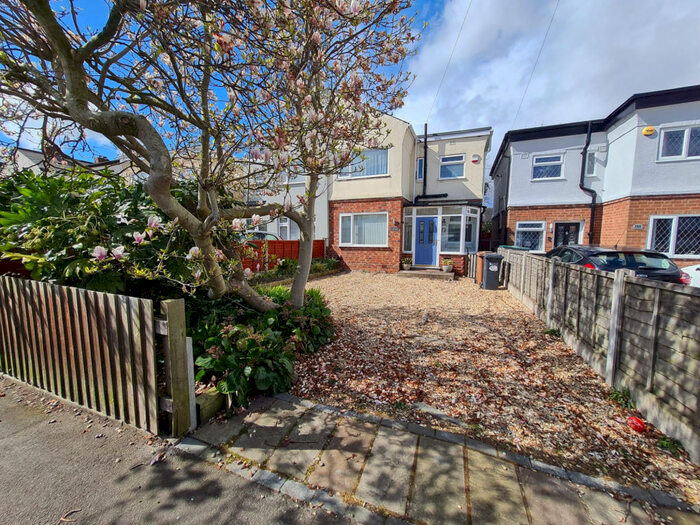 3 Bedroom Semi-Detached House To Rent In Yoxall Road, Shirley, B90