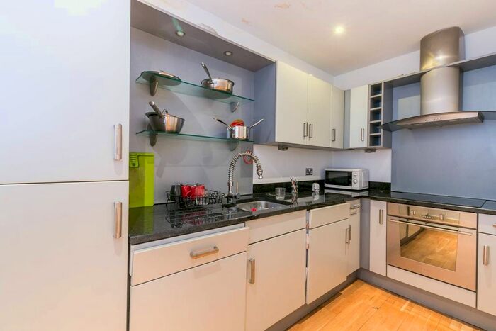 2 Bedroom Flat To Rent In Southgate Road, Hoxton, London, N1
