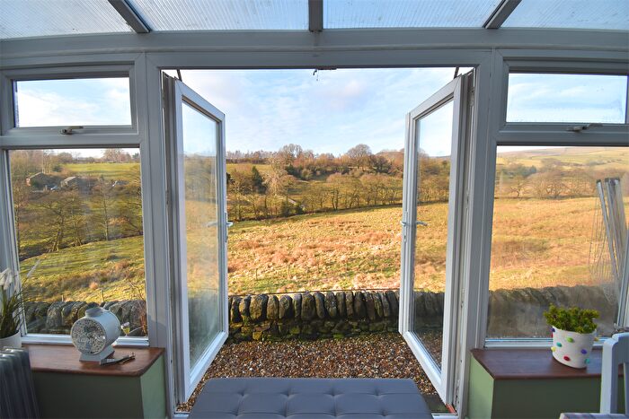 2 Bedroom Semi-Detached House For Sale In The Wash, Chapel-En-Le-Frith, High Peak, SK23