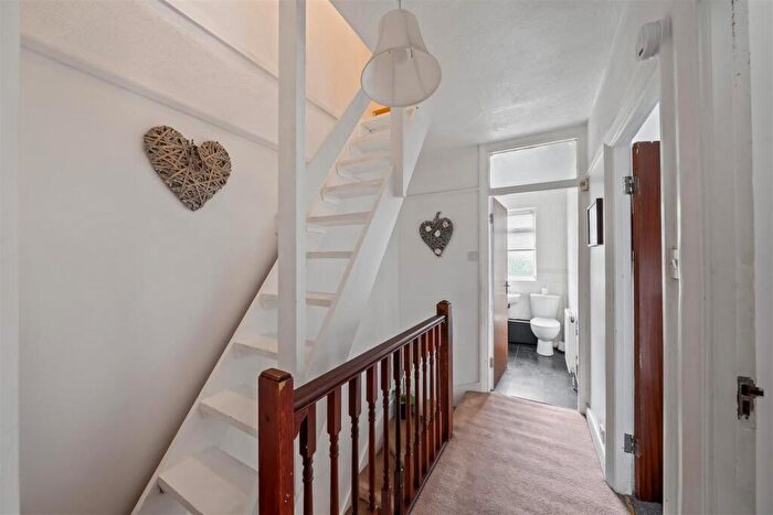 3 Bedroom Terraced House For Sale In The Close, Mitcham, CR4