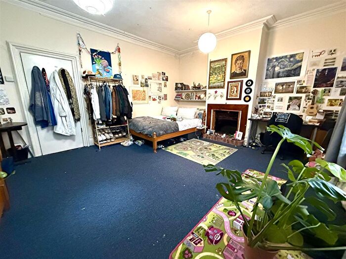 5 Bedroom Maisonette To Rent In , Worrall Road, Bristol, BS8