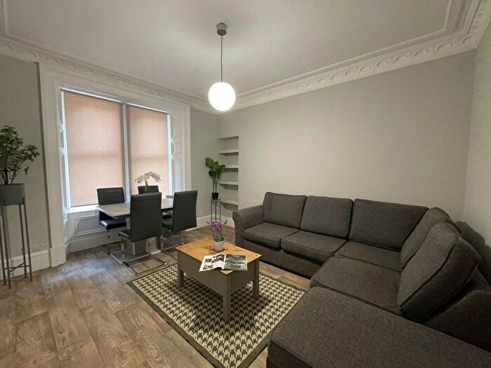 2 Bedroom Flat To Rent In Main Street, Dundee, DD3