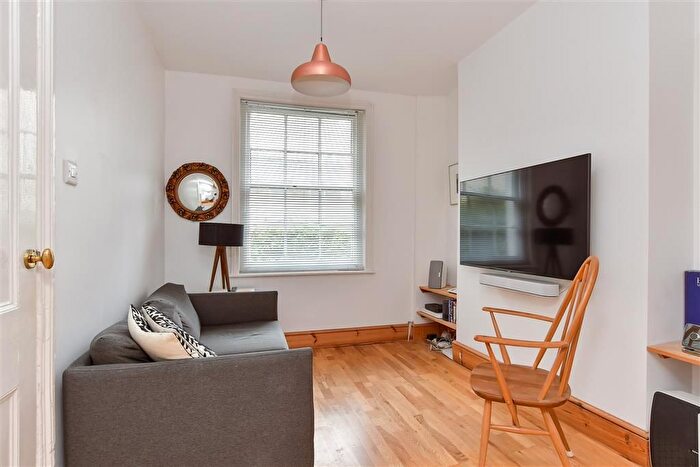 3 Bedroom Terraced House For Sale In North Gardens, Brighton, East Sussex, BN1