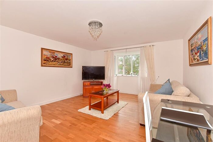 3 Bedroom Terraced House For Sale In Stonebridge Road, Canterbury, Kent, CT2