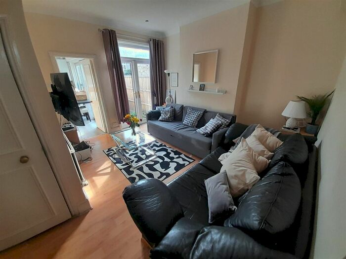 4 Bedroom Semi-Detached House To Rent In Nella Road, London, W6