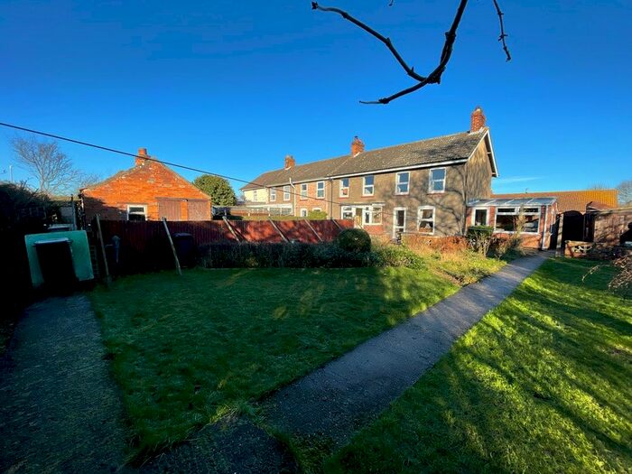 3 Bedroom Cottage For Sale In Lindum Terrace, Saltfleetby, Louth LN11