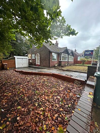 2 Bedroom Semi-Detached Bungalow To Rent In Kirkway, Alkrington, Middleton, M24