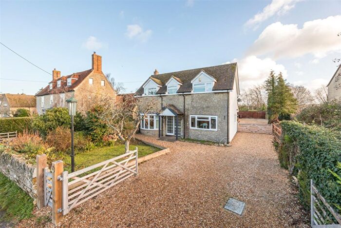 4 Bedroom Detached House For Sale In Lower End, Piddington, OX25