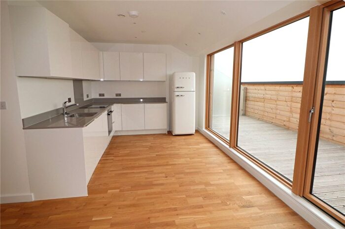 2 Bedroom Flat To Rent In St Marks Square, Bromley, BR2