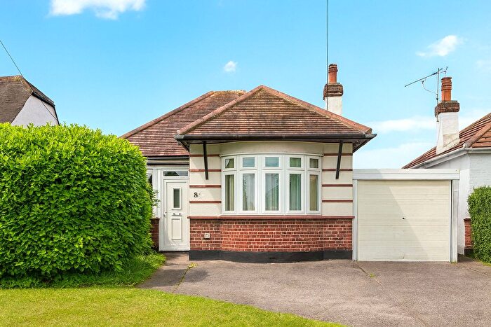 3 Bedroom Bungalow For Sale In Southend Road, Rochford, Essex, SS4