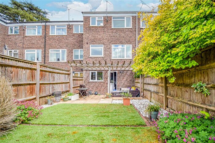 2 Bedroom Terraced House For Sale In Speen Hill Close, Newbury, Berkshire, RG14