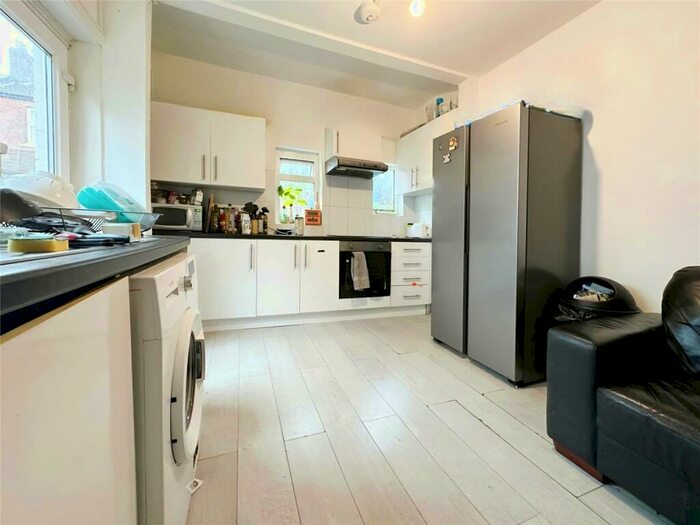 5 Bedroom Terraced House To Rent In Harborough Road, Southampton, Hampshire, SO15