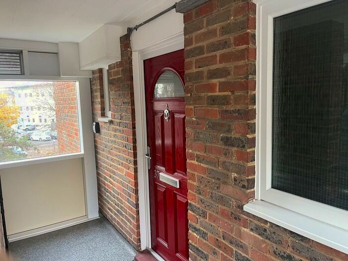 4 Bedroom Apartment To Rent In St. James's Road, Southsea, PO5