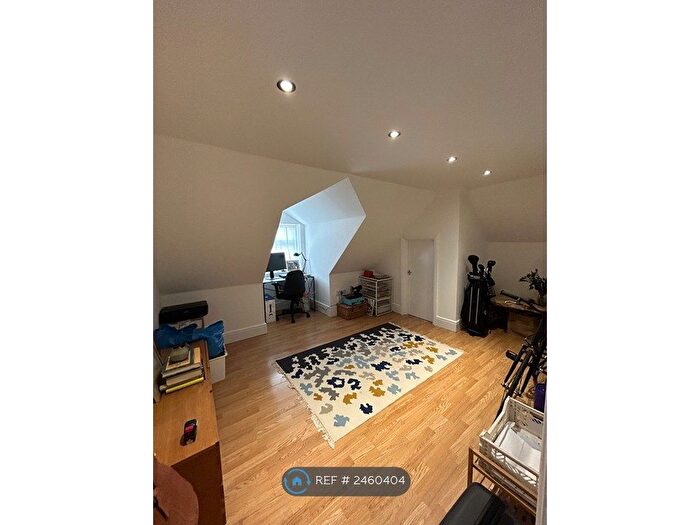 3 Bedroom Flat To Rent In Hoe Street, London, E17