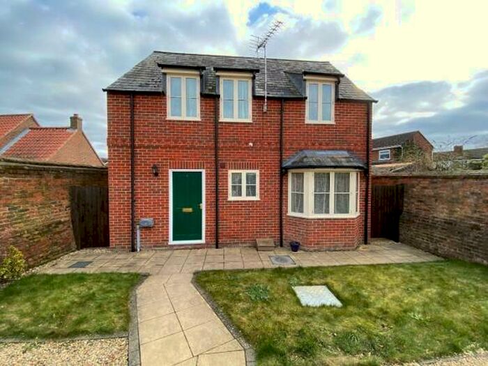 3 Bedroom Detached House To Rent In East Street, Crowland, PE6