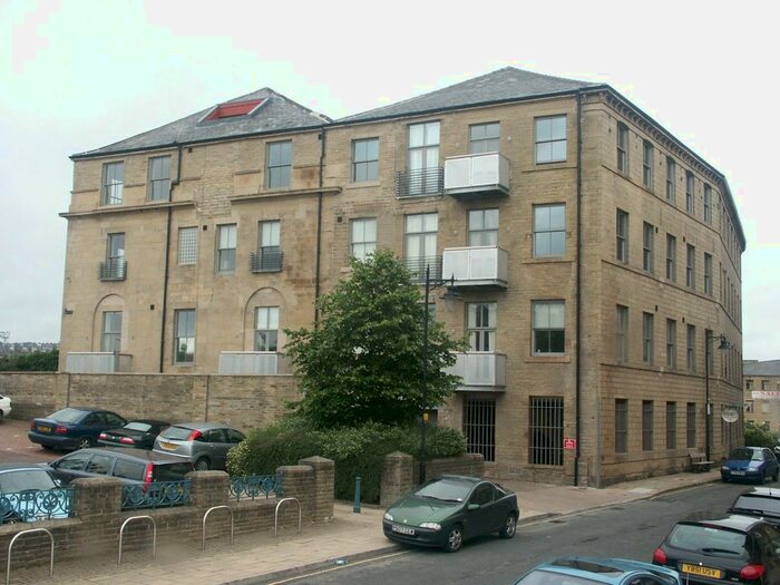 2 Bedroom Flat To Rent In Treadwell Mills, Upper Park Gate, Bradford, West Yorkshire, BD1