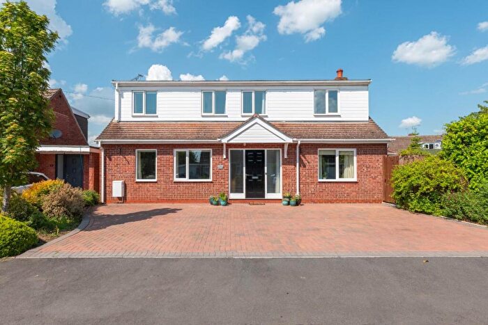 5 Bedroom Detached House For Sale In Bascote Rise, Southam, CV47