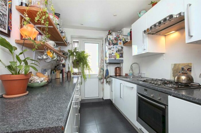 1 Bedroom Apartment To Rent In Glazebrook Close, West Dulwich, London, SE21