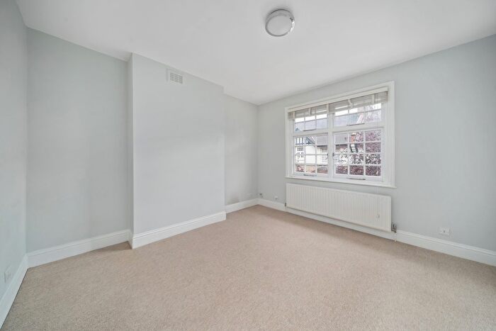 1 Bedroom Flat To Rent In Saltwood Grove, London, SE17