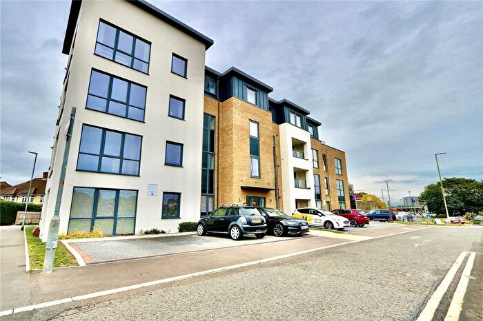 2 Bedroom Flat To Rent In Dome Mews, St Albans Road, Watford, Hertfordshire, WD25