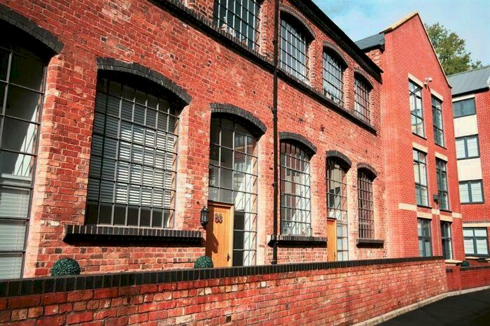 3 Bedroom Town House To Rent In Mint Drive, Jewellery Quarter, B18