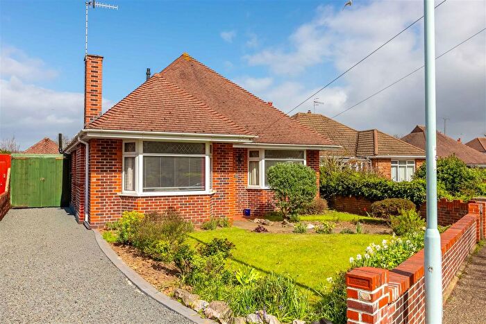 2 Bedroom Detached Bungalow For Sale In Wiston Avenue, Worthing, BN14