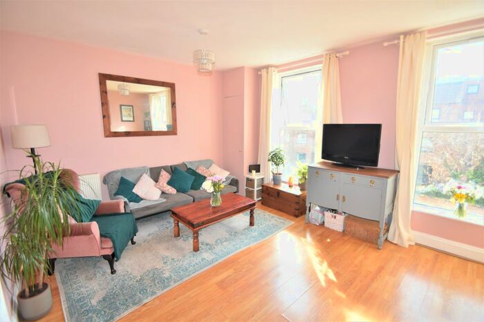 2 Bedroom Flat To Rent In Cottage Grove, Southsea, PO5