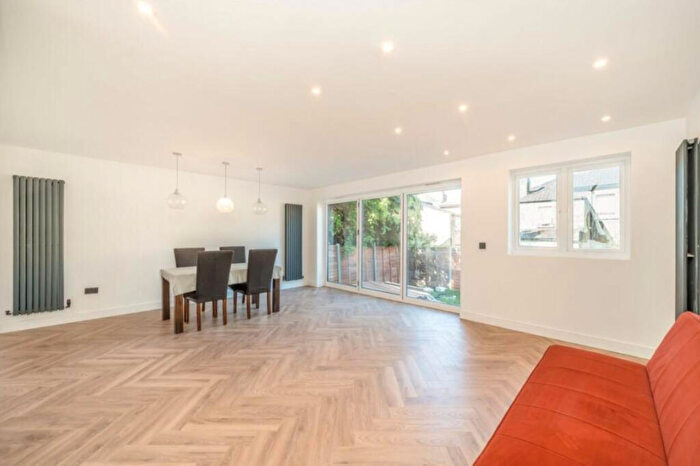 3 Bedroom Detached House For Sale In Blythe Hill Lane, London, London, SE6
