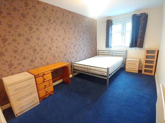 2 Bedroom Flat To Rent In Duff Street, Dalry, Edinburgh, EH11