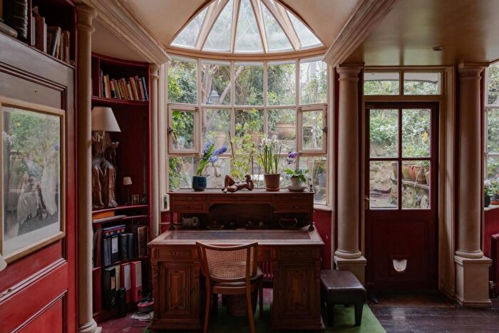 3 Bedroom Terraced House For Sale In Bristol, BS6 - Photo 9