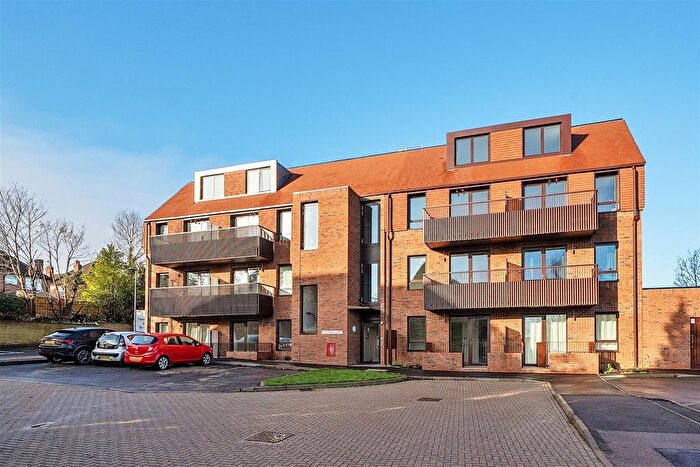 1 Bedroom Flat For Sale In Rowe Court, Grovelands Road, Reading, RG30