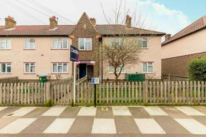 2 Bedroom Flat To Rent In Andover Road, Twickenham, TW2