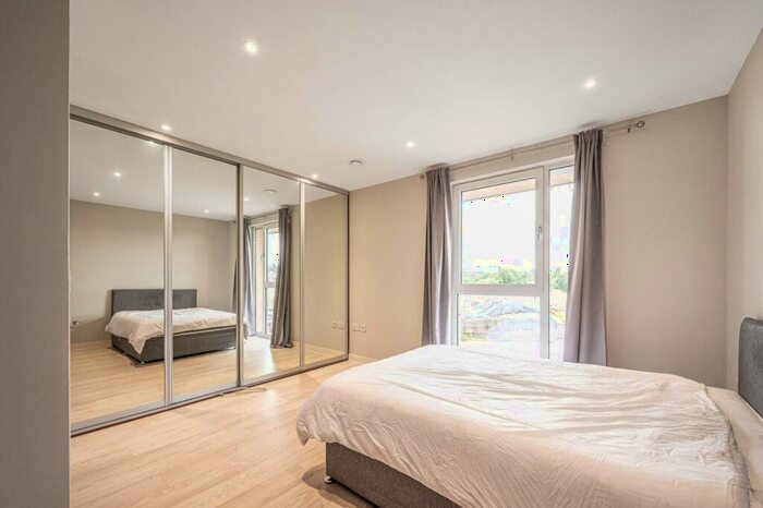 2 Bedroom Flat To Rent In Moorhen Drive, Hendon, London, NW9