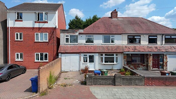 4 Bedroom Semi-Detached House For Sale In Burns Street, Cannock, WS11