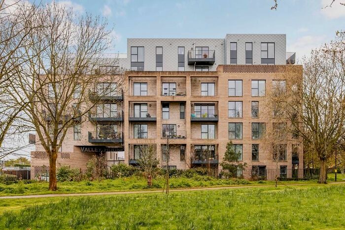 2 Bedroom Flat To Rent In Valley House, Manor Road, London, W13