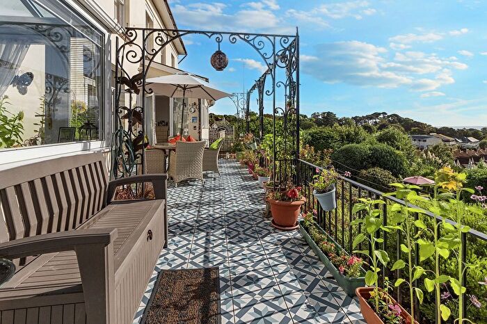 2 Bedroom Flat For Sale In Southfield Road, Oldway Court, TQ3