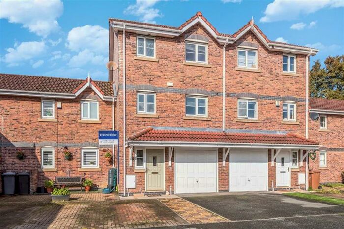 4 Bedroom Town House To Rent In Ridgegreen, Worsley, Manchester, M28