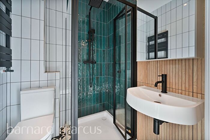 3 Bedroom Property To Rent In Claylands Road, London, SW8