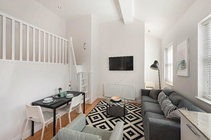 2 Bedroom Flat To Rent In Alderbrook Road, London, SW12
