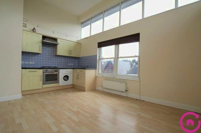 2 Bedroom Flat To Rent In Queens Gate, Cheltenham, GL51