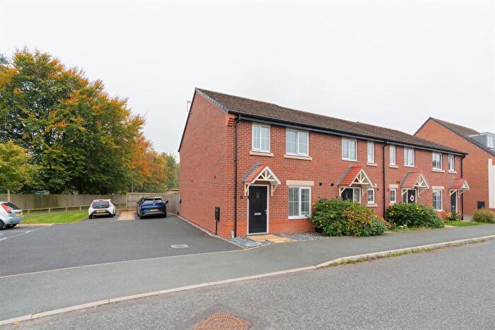 3 Bedroom Semi-Detached House For Sale In Firecrest Way, Kelsall, CW6