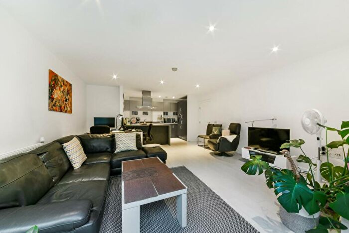 2 Bedroom Apartment To Rent In Lucienne Court, New Festival Quarter, London, E14