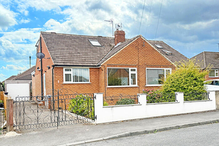 3 Bedroom Semi-Detached Bungalow For Sale In Woodhall Drive, Harrogate, HG1