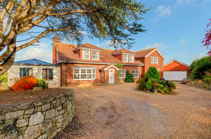 5 Bedroom Detached House For Sale In Totland Bay, Isle Of Wight, PO39